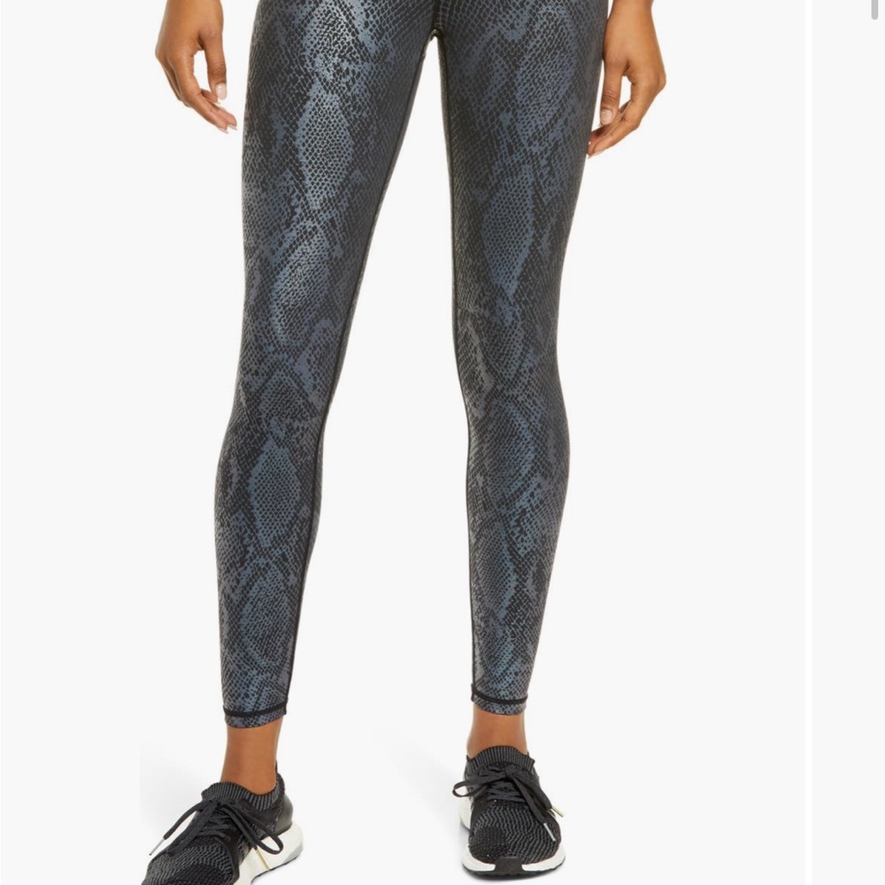 IVL Collective women’s Leggings